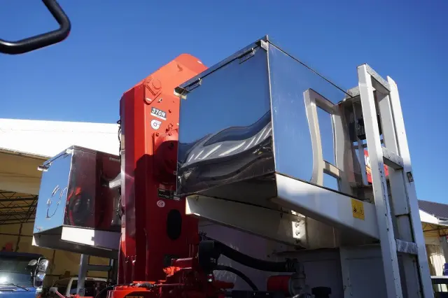 いすゞ フォワード 2RG-FTR90U2(2WD)の写真17