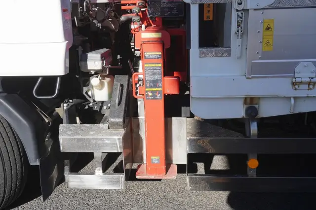 いすゞ フォワード 2RG-FTR90U2(2WD)の写真28