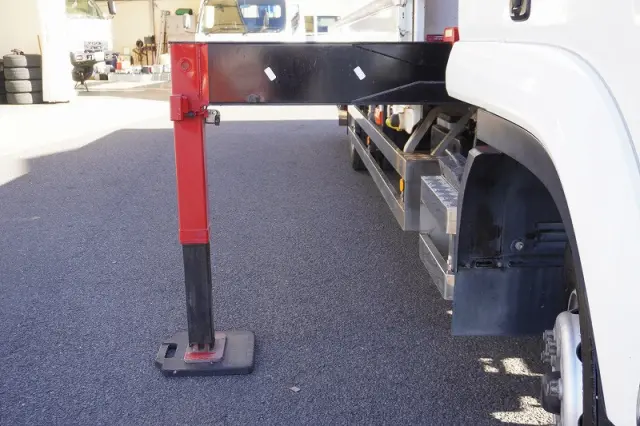 いすゞ フォワード 2RG-FTR90U2(2WD)の写真29