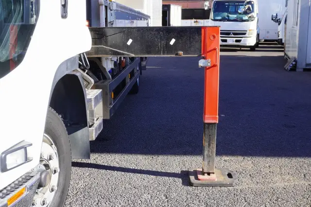 いすゞ フォワード 2RG-FTR90U2(2WD)の写真30