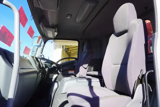 いすゞ フォワード 2RG-FTR90U2(2WD)の写真47