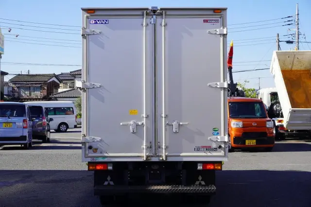 三菱 キャンター 2RG-FBA20(2WD)の写真4