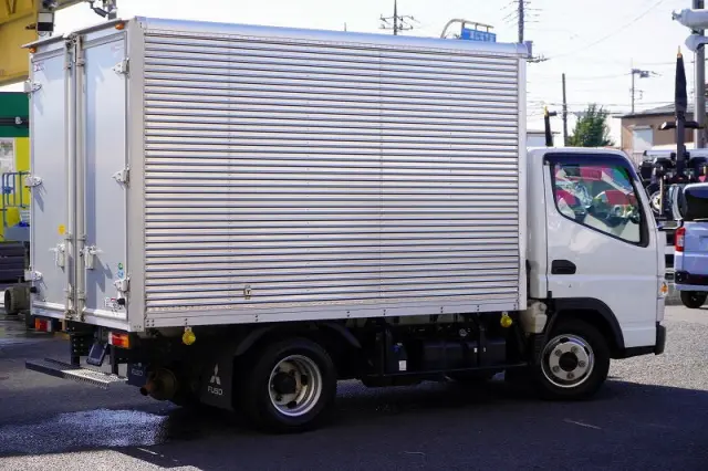 三菱 キャンター 2RG-FBA20(2WD)の写真8