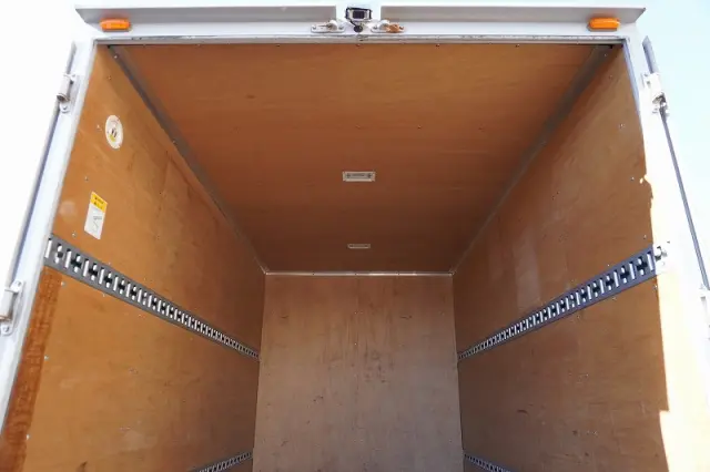 三菱 キャンター 2RG-FBA20(2WD)の写真19