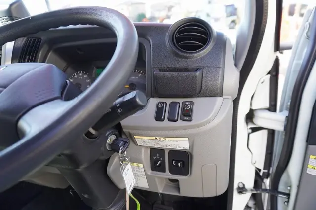 三菱 キャンター 2RG-FBA20(2WD)の写真32