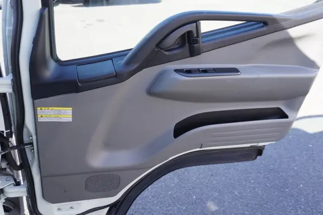 三菱 キャンター 2RG-FBA20(2WD)の写真33