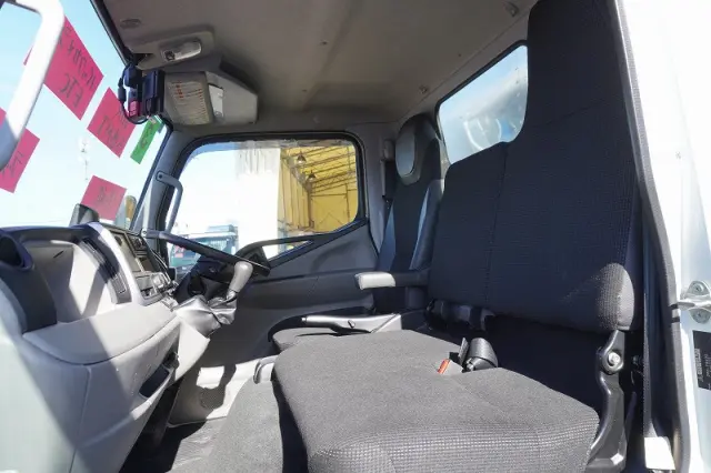三菱 キャンター 2RG-FBA20(2WD)の写真37