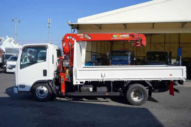 いすゞ エルフ 2RG-NMR88AR(2WD)の写真3