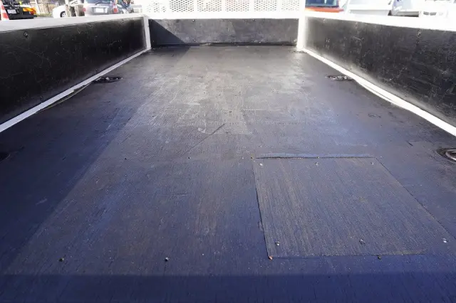 いすゞ エルフ 2RG-NMR88AR(2WD)の写真17