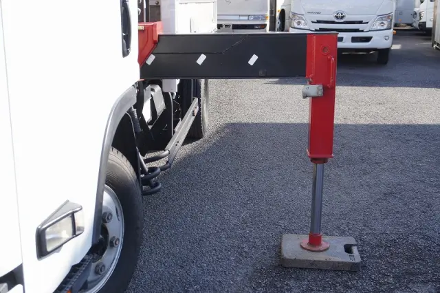 いすゞ エルフ 2RG-NMR88AR(2WD)の写真27