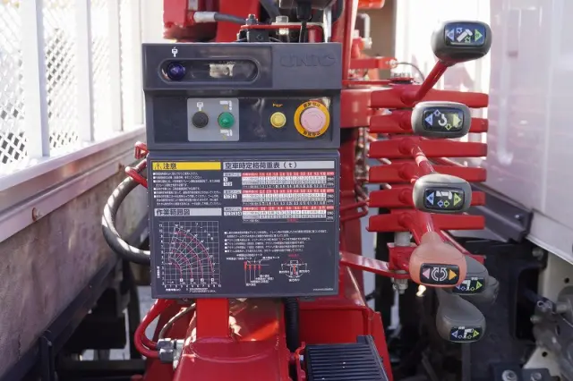 いすゞ エルフ 2RG-NMR88AR(2WD)の写真30