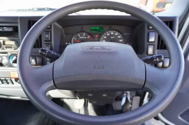 いすゞ エルフ 2RG-NMR88AR(2WD)の写真33