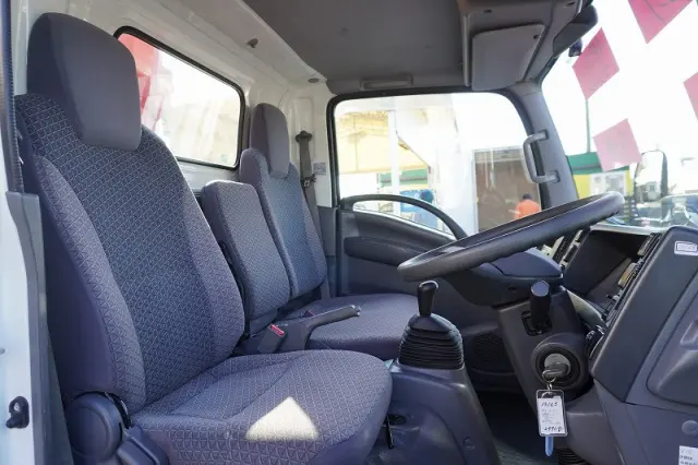 いすゞ エルフ 2RG-NMR88AR(2WD)の写真39