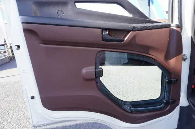 日野 レンジャー 2KG-FD2ABA(2WD)の写真44