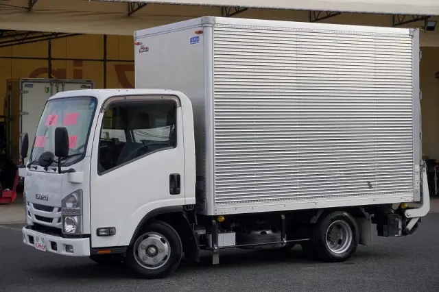 いすゞ エルフ TRG-NLR85AN(2WD)の写真1