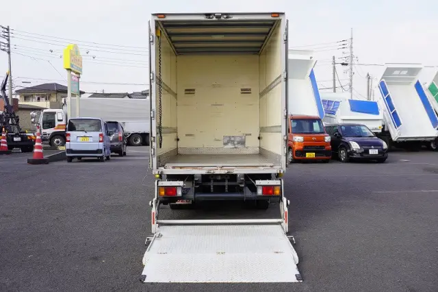 いすゞ エルフ TRG-NLR85AN(2WD)の写真19