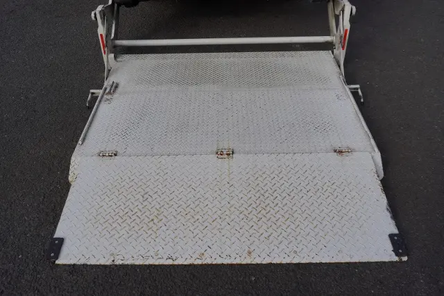 いすゞ エルフ TRG-NLR85AN(2WD)の写真25