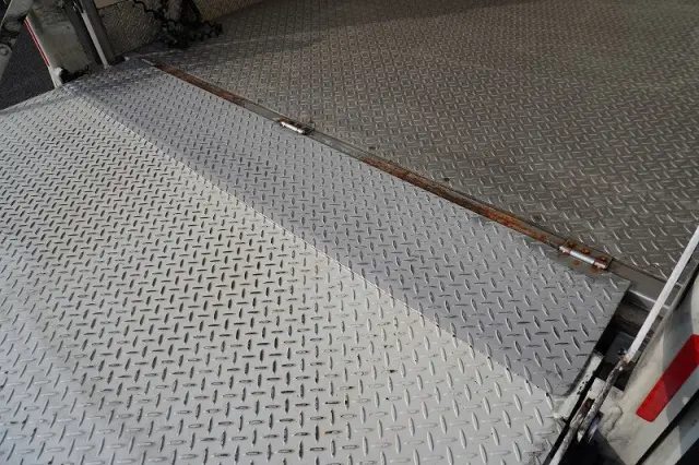 いすゞ エルフ TRG-NLR85AN(2WD)の写真27