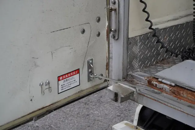 いすゞ エルフ TRG-NLR85AN(2WD)の写真30