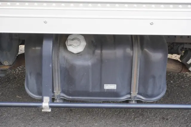 いすゞ エルフ TRG-NLR85AN(2WD)の写真36