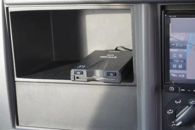 いすゞ エルフ TRG-NLR85AN(2WD)の写真40