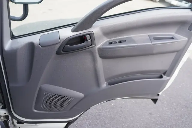 いすゞ エルフ TRG-NLR85AN(2WD)の写真43