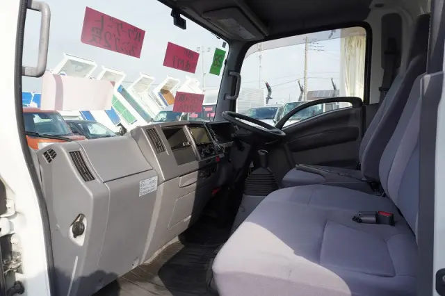 いすゞ エルフ TRG-NLR85AN(2WD)の写真46