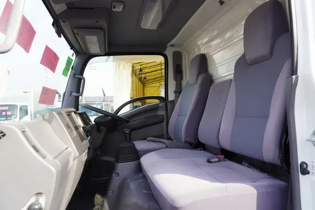 いすゞ エルフ TRG-NLR85AN(2WD)の写真47