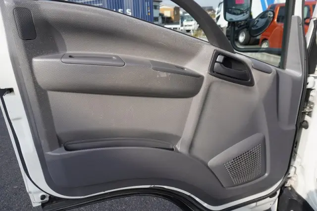 いすゞ エルフ TRG-NLR85AN(2WD)の写真48