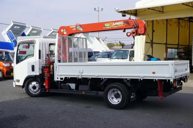 いすゞ エルフ 2RG-NMR88AR(2WD)の写真7