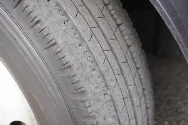 いすゞ エルフ 2RG-NMR88AR(2WD)の写真9