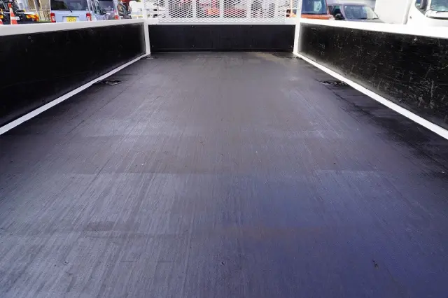 いすゞ エルフ 2RG-NMR88AR(2WD)の写真17