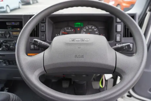 いすゞ エルフ 2RG-NMR88AR(2WD)の写真32