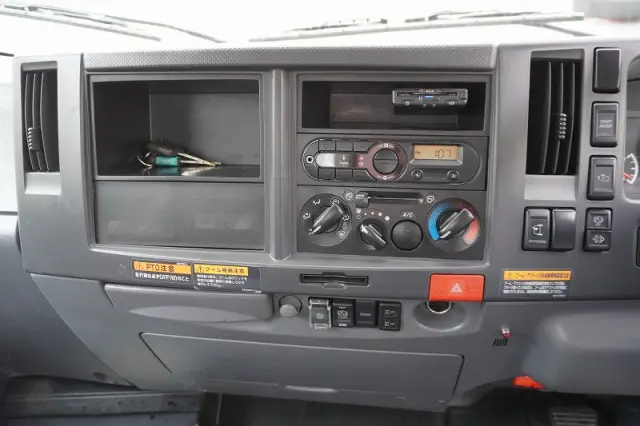 いすゞ エルフ 2RG-NMR88AR(2WD)の写真34