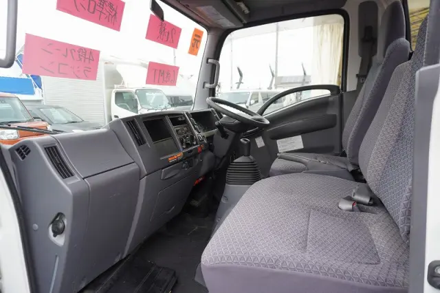 いすゞ エルフ 2RG-NMR88AR(2WD)の写真40