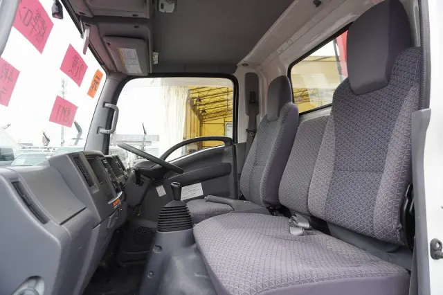 いすゞ エルフ 2RG-NMR88AR(2WD)の写真41