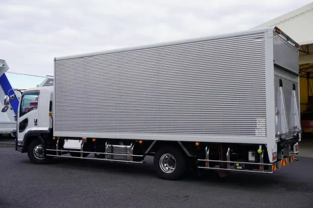 いすゞ フォワード 2RG-FRR90S2(2WD)の写真7