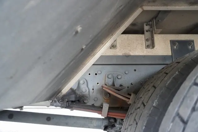 いすゞ フォワード 2RG-FRR90S2(2WD)の写真12