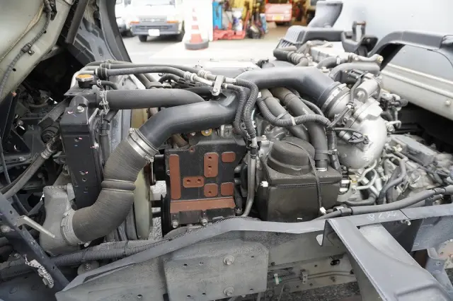 いすゞ フォワード 2RG-FRR90S2(2WD)の写真15