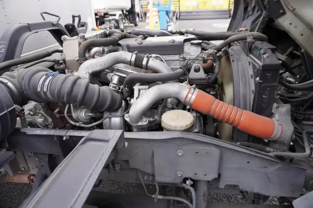 いすゞ フォワード 2RG-FRR90S2(2WD)の写真16