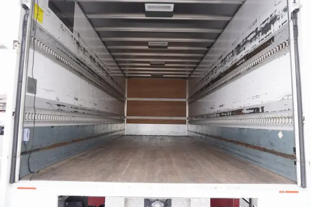 いすゞ フォワード 2RG-FRR90S2(2WD)の写真20