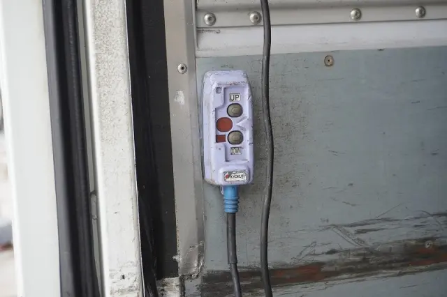 いすゞ フォワード 2RG-FRR90S2(2WD)の写真24