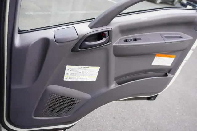 いすゞ フォワード 2RG-FRR90S2(2WD)の写真40