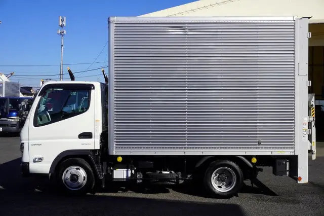 三菱 キャンター 2RG-FBA20(2WD)の写真3