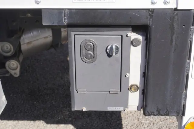 三菱 キャンター 2RG-FBA20(2WD)の写真30