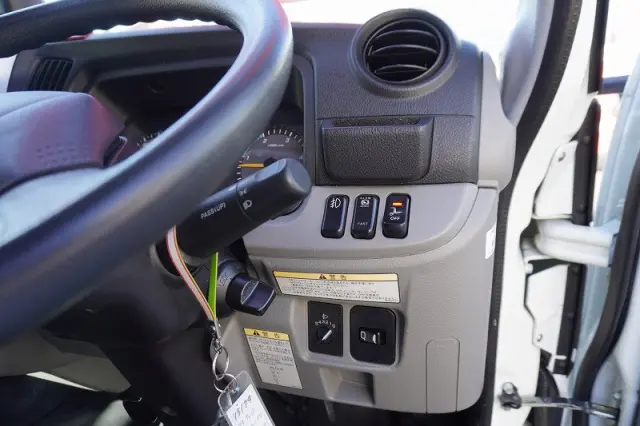 三菱 キャンター 2RG-FBA20(2WD)の写真38