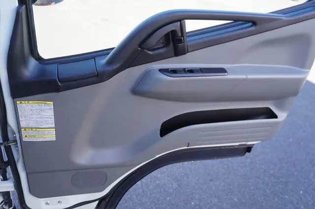 三菱 キャンター 2RG-FBA20(2WD)の写真39