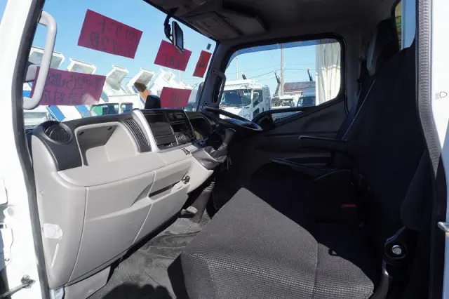 三菱 キャンター 2RG-FBA20(2WD)の写真42