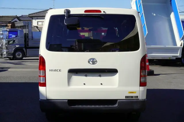 トヨタ ハイエースバン CBF-TRH200V(2WD)の写真4