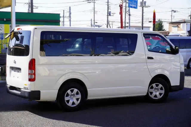 トヨタ ハイエースバン CBF-TRH200V(2WD)の写真8